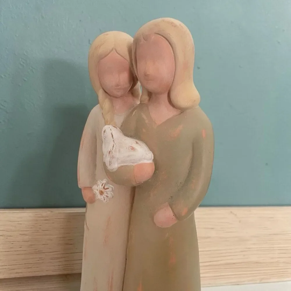 Mind's Eye Gentle Souls Friendship Figurine Women Holding Dog 2001 Resin Decor
